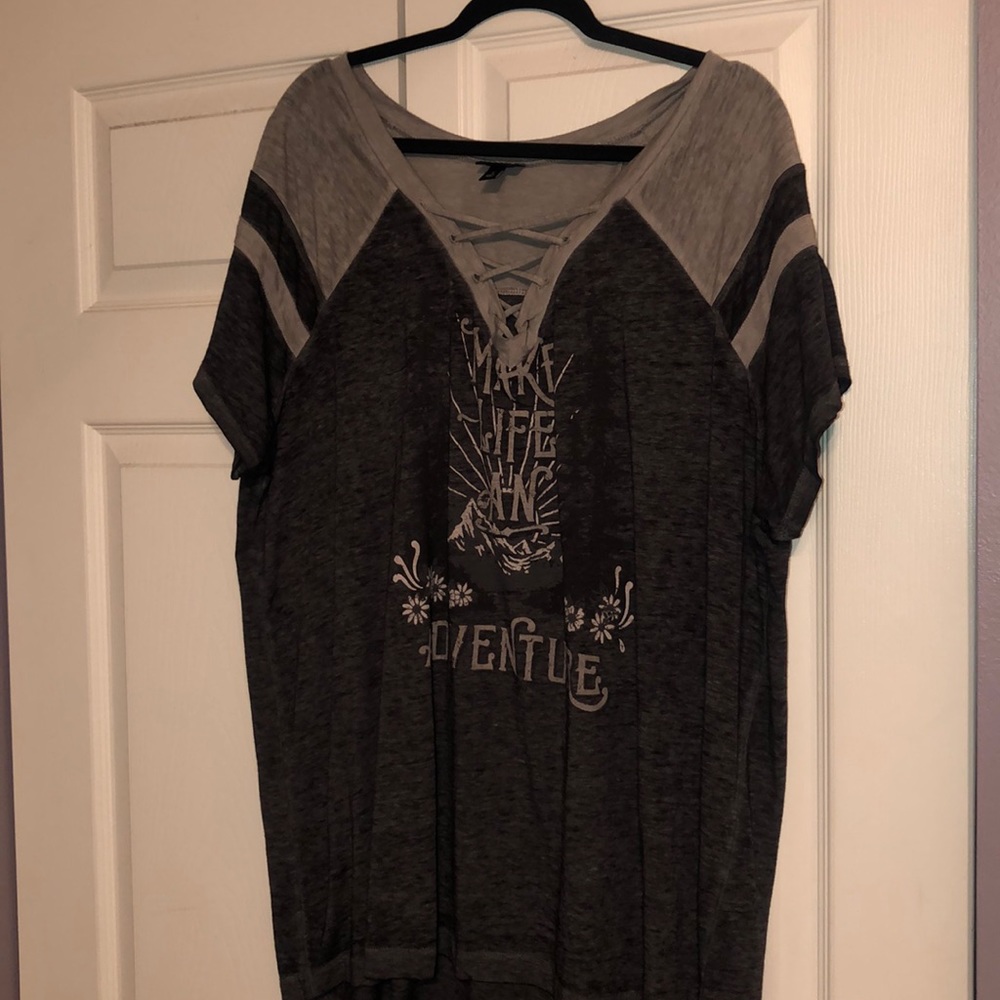 Torrid dark grey graphic T-shirt